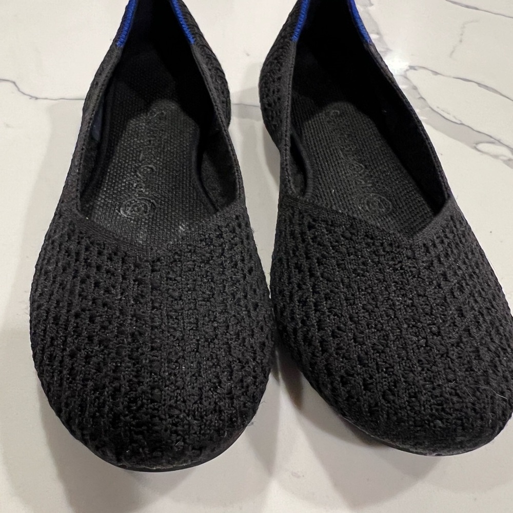 Rothy’s 6.5 Solid Black Flat with Honeycomb or waffle weave design - Picture 4 of 11